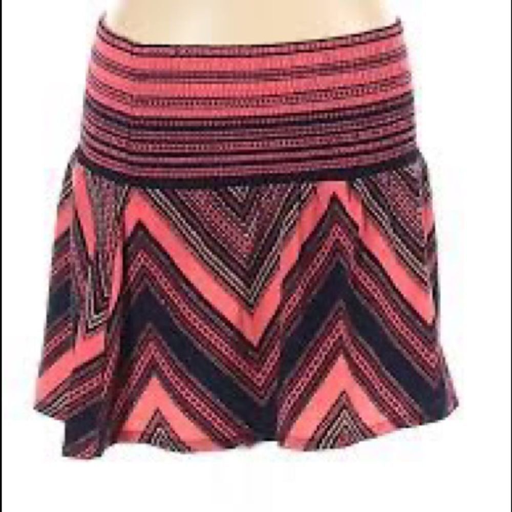 💕🛍🛒EXPRESS skater skirt large chevron- pattern coral/navy blue sz XS/TP